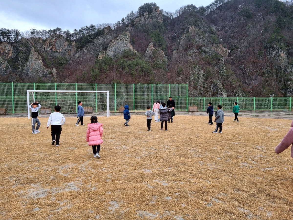 쉬는 시간이 즐거운 축구 사진